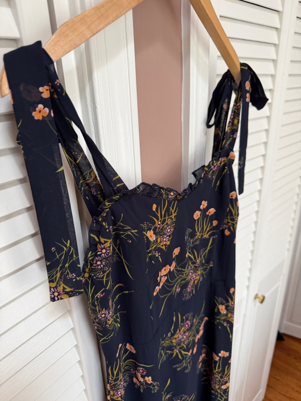 Should ties; Commense Navy Floral Dress with Olive and Pink Accents - Picture 4 of 5